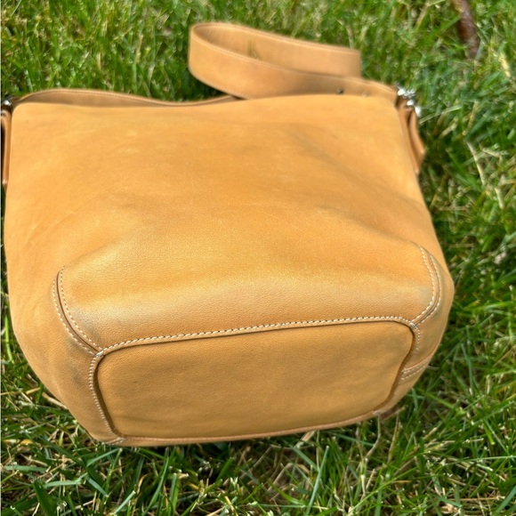 Coach | Legacy Soho bucket shoulder bag #9126 in Camel - Picture 6 of 7